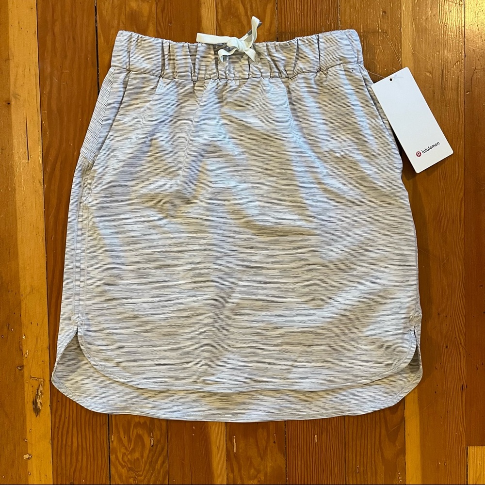 Lululemon on the Fly Skirt Luxtreme Fabric Sz 6 NWOT